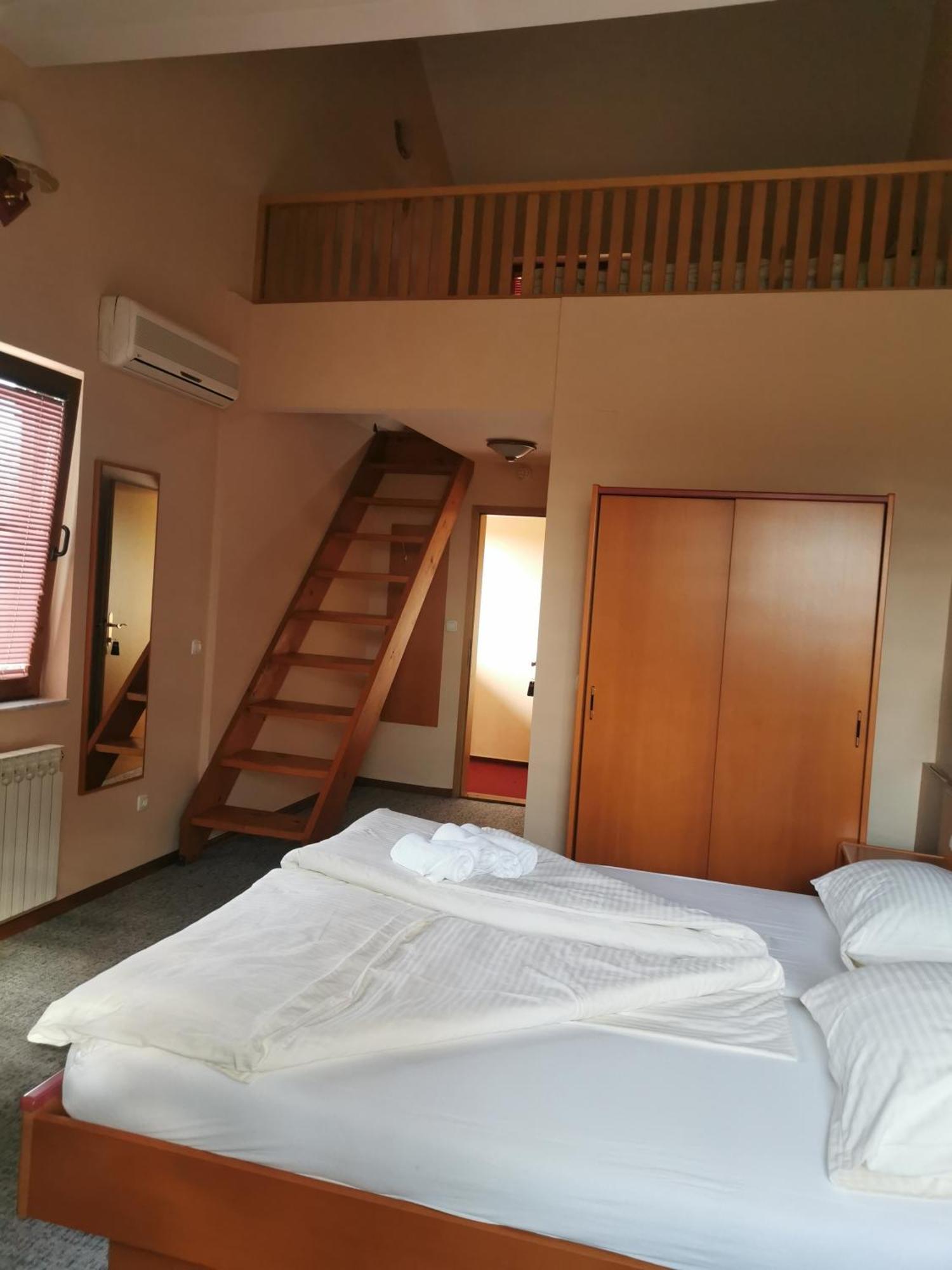 Hotel Delminium Илиджа Номер фото