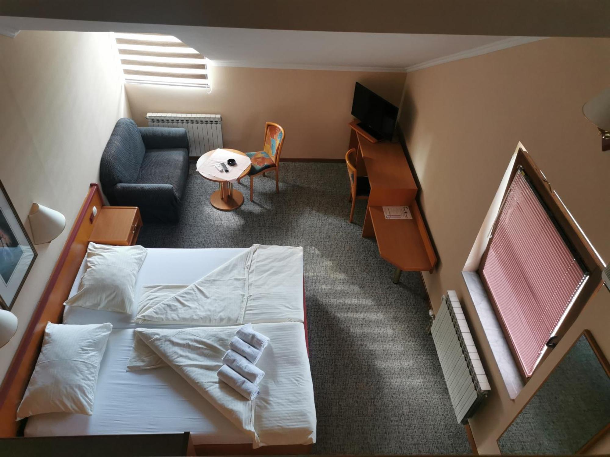 Hotel Delminium Илиджа Номер фото