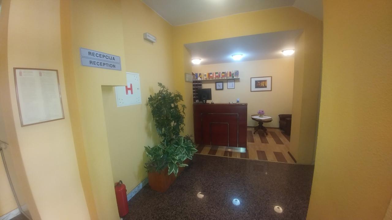 Hotel Delminium Илиджа Экстерьер фото