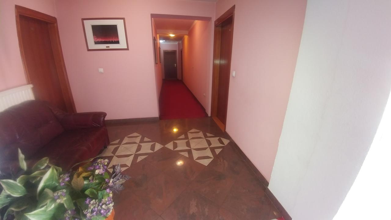 Hotel Delminium Илиджа Экстерьер фото